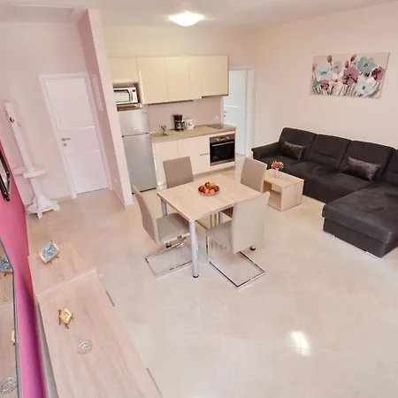 King Apartament Nin