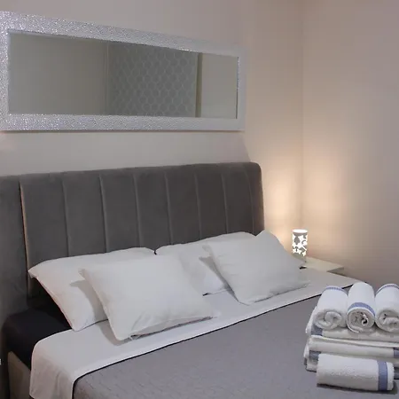 King Apartment *